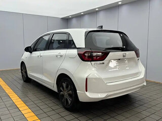 2023 Honda Fit Crosstar IV Рестайлинг, белый, 1289000 рублей, вид 4