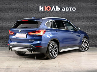 2021 BMW X1 20i xDrive II (F48) Рестайлинг, синий, 3100000 рублей, вид 4