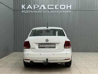 2018 Volkswagen Polo V Рестайлинг, белый, 1059000 рублей, вид 4