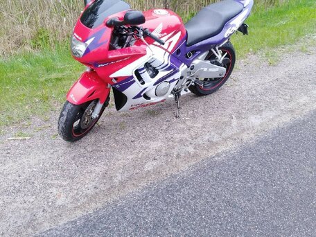1998 Honda CBR 600F, красный, 102501 рублей, вид 3