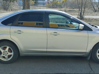 2009 Ford Focus II Рестайлинг, серебристый, 500000 рублей, вид 3
