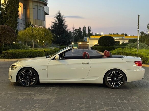 2010 BMW 3 серии 335i V (E90/E91/E92/E93), белый, 2200000 рублей - вид 17