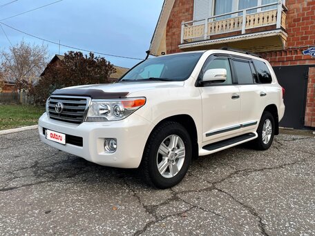 2014 Toyota Land Cruiser 200 Series Рестайлинг 1, белый, 3900000 рублей, вид 1