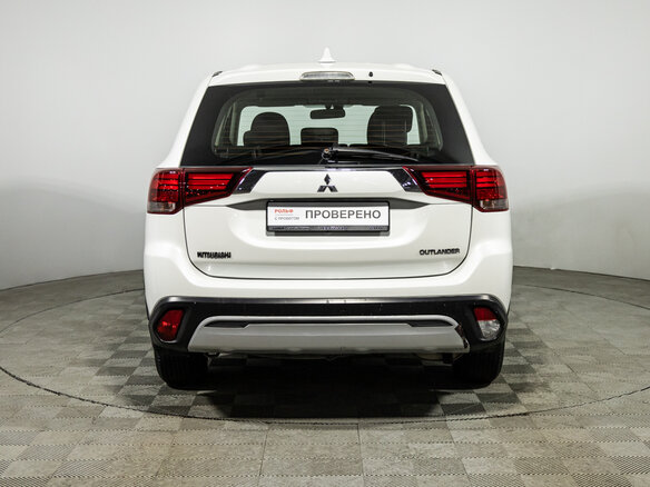 2019 Mitsubishi Outlander III Рестайлинг 3, белый, 1749700 рублей - вид 5