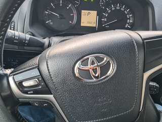 2018 Toyota Land Cruiser Prado 150 Series Рестайлинг 2, серебристый, 5100000 рублей, вид 5