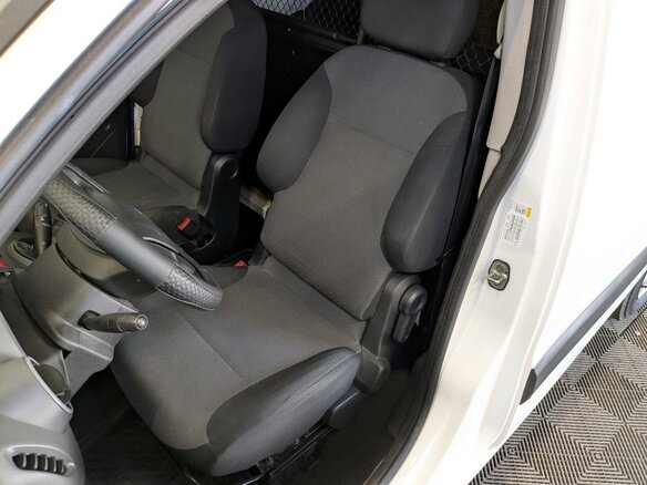 2021 Peugeot Partner, белый, 1360000 рублей - вид 18