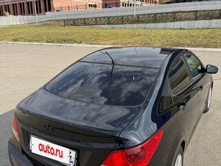 2013 Hyundai Solaris I, чёрный, 800000 рублей, вид 5