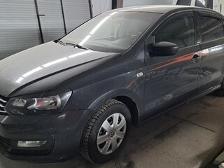 2016 Volkswagen Polo V Рестайлинг, серый, 539099 рублей, вид 2