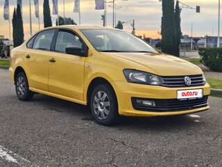 2016 Volkswagen Polo V Рестайлинг, жёлтый, 470000 рублей, вид 1