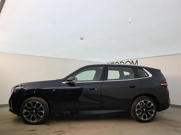 2025 BMW X3 30L xDrive IV (G45/G48), чёрный - вид 1