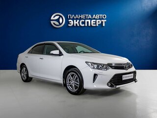 2016 Toyota Camry VII (XV50) Рестайлинг, белый, 2440000 рублей, вид 3