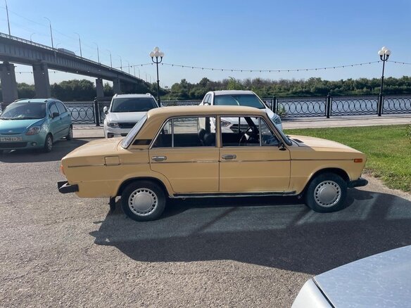 1988 Lada (ВАЗ) 2106, жёлтый, 95000 рублей - вид 4