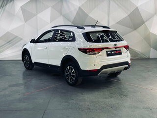 2020 Kia Rio X-Line IV, белый, 1350000 рублей, вид 4