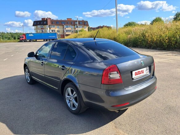 2013 Skoda Octavia II (A5) Рестайлинг, серый, 1000000 рублей - вид 3