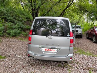 2005 Toyota Noah I (R60), серый, 760000 рублей, вид 4