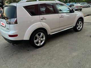 2009 Mitsubishi Outlander II, белый, 950000 рублей, вид 5