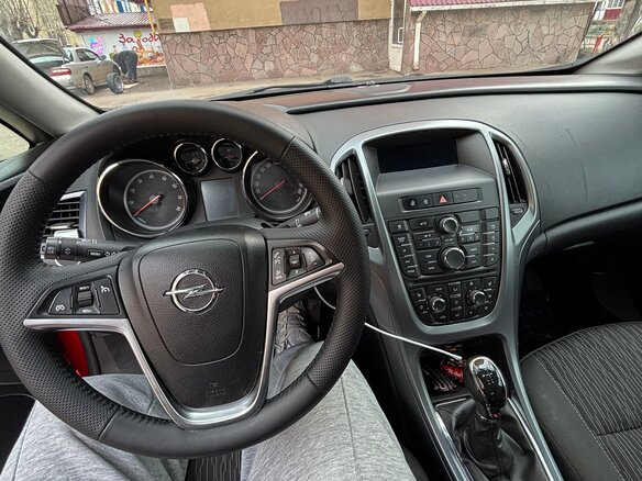 2012 Opel Astra J Рестайлинг, красный, 500000 рублей - вид 6