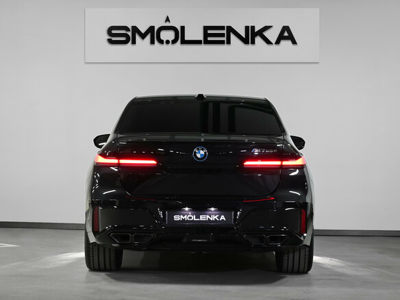 2023 BMW 7 серии M760e xDrive VII (G70), чёрный, 24000000 рублей - вид 3