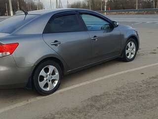 2010 Kia Cerato 4-speed II, серый, 700000 рублей, вид 5