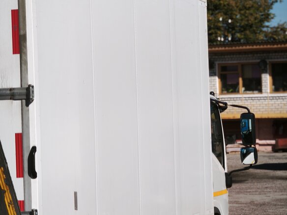 2017 Isuzu Elf (N-series), белый, 2400000 рублей - вид 6