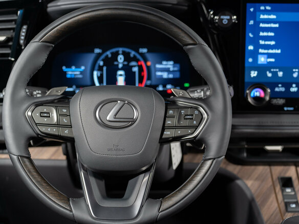 2026 Lexus LM 350h II, чёрный - вид 13