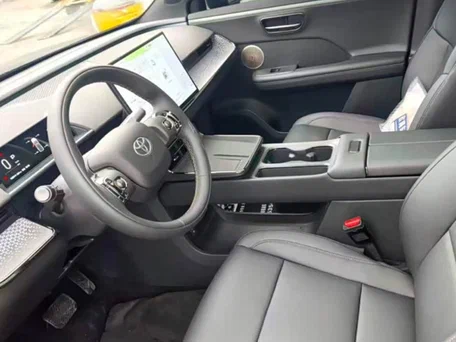 2026 Toyota bZ3X 58.3 kWh, чёрный, 2725000 рублей, вид 5