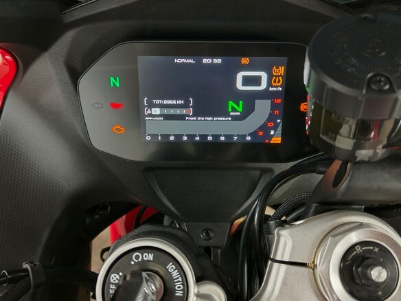 2025 QJMotor SRK 800 RR, красный, 700000 рублей - вид 3