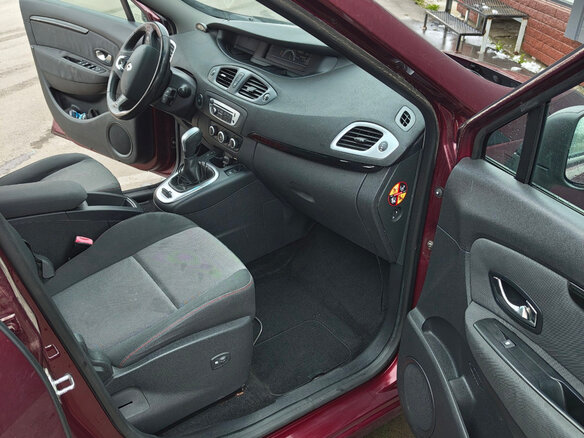 2013 Renault Scenic Grand III Рестайлинг, красный, 650000 рублей - вид 5