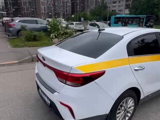 2020 Kia Rio IV, красный, 1350000 рублей, вид 3
