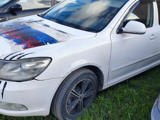 2011 Skoda Octavia II (A5) Рестайлинг, белый, 350000 рублей, вид 4