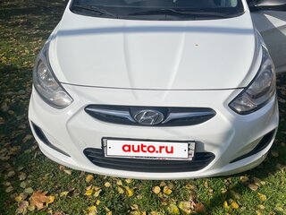 2014 Hyundai Solaris I, белый, 750000 рублей, вид 2