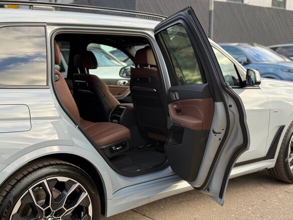 2023 BMW X7 40d I (G07) Рестайлинг, чёрный - вид 14
