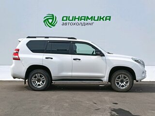 2017 Toyota Land Cruiser Prado 150 Series Рестайлинг 1, белый, 2575000 рублей, вид 4