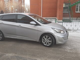 2011 Hyundai Solaris I, серебристый, 600000 рублей, вид 3
