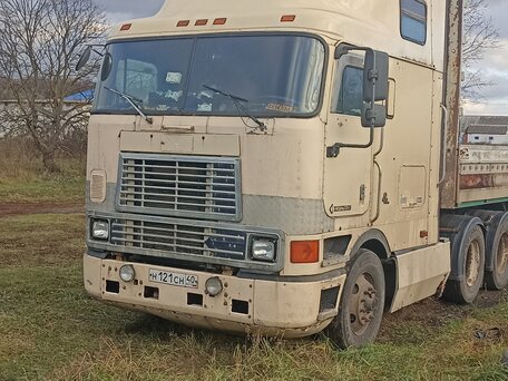 1997 International 9000 Series, бежевый, 330000 рублей, вид 1
