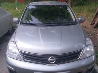 2011 Nissan Tiida I Рестайлинг, серый, 650000 рублей, вид 1