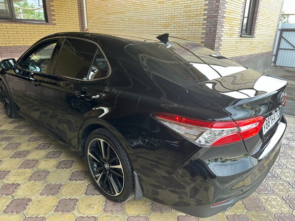 2021 Toyota Camry VIII (XV70) Рестайлинг, чёрный, 4150000 рублей - вид 6