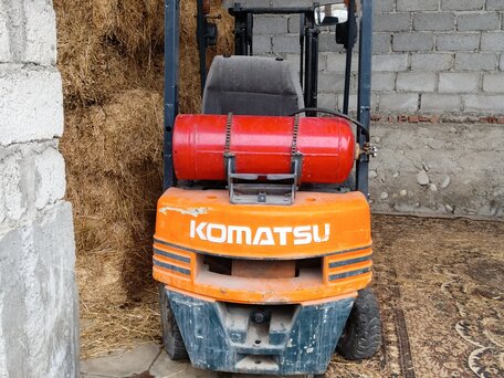 2005 Komatsu FD, оранжевый, 700000 рублей, вид 2