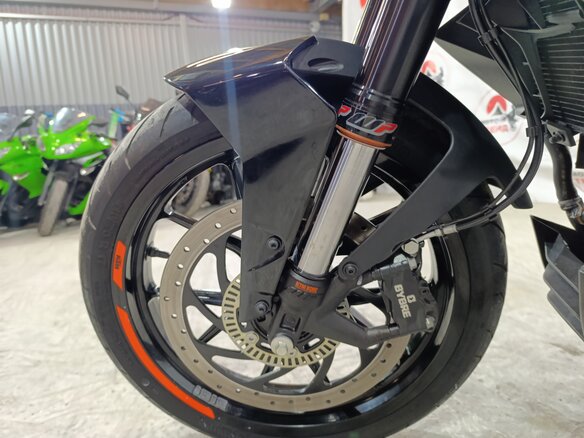2022 KTM 390 Duke, белый, 480000 рублей - вид 17