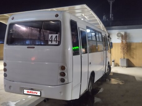 2008 Hyundai Real, белый, 650000 рублей, вид 2