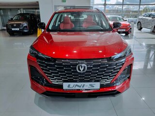 2025 Changan UNI-S I, красный, 3179900 рублей, вид 2