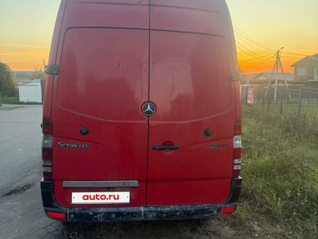 2011 Mercedes-Benz Sprinter, красный, 1800000 рублей, вид 4