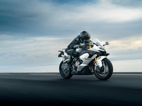2026 CFMoto 750SR-S, чёрный, 924900 рублей, вид 5