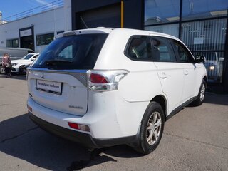 2013 Mitsubishi Outlander III, белый, 880000 рублей, вид 5
