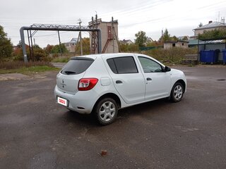 2015 Renault Sandero II, белый, 500000 рублей, вид 4