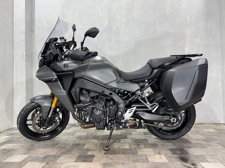 2022 Yamaha MT-09 Tracer (FJ-09), серый, 1359000 рублей, вид 2