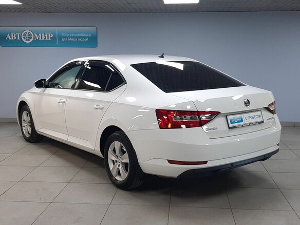 2019 Skoda Superb III, белый, 2000000 рублей - вид 6