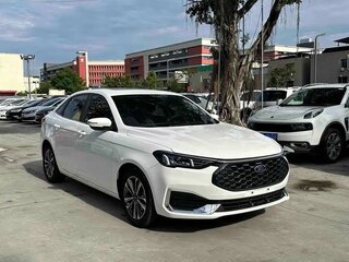 2022 Ford Escort VI Рестайлинг 2, белый, 970005 рублей, вид 3