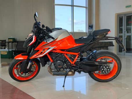 2022 KTM 1290 Super Duke R, оранжевый, 2000000 рублей, вид 2