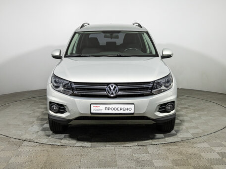 2013 Volkswagen Tiguan I Рестайлинг, серебристый, 1310989 рублей, вид 2